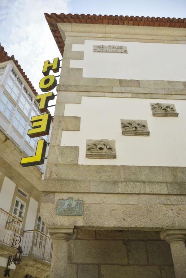 באיונה Hotel Tres Carabelas מראה חיצוני תמונה